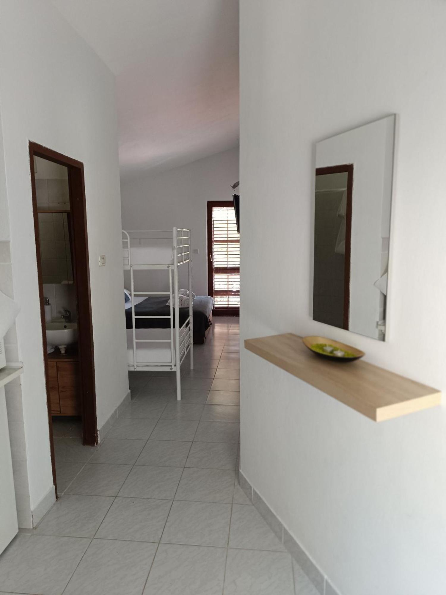 Studio Apartmani Tucic Celina Exterior photo